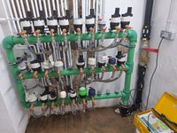 CAMBIO ACOMETIDA Y BATERIA DE AGUA EN UNA COMUNIDAD DE VECINOS